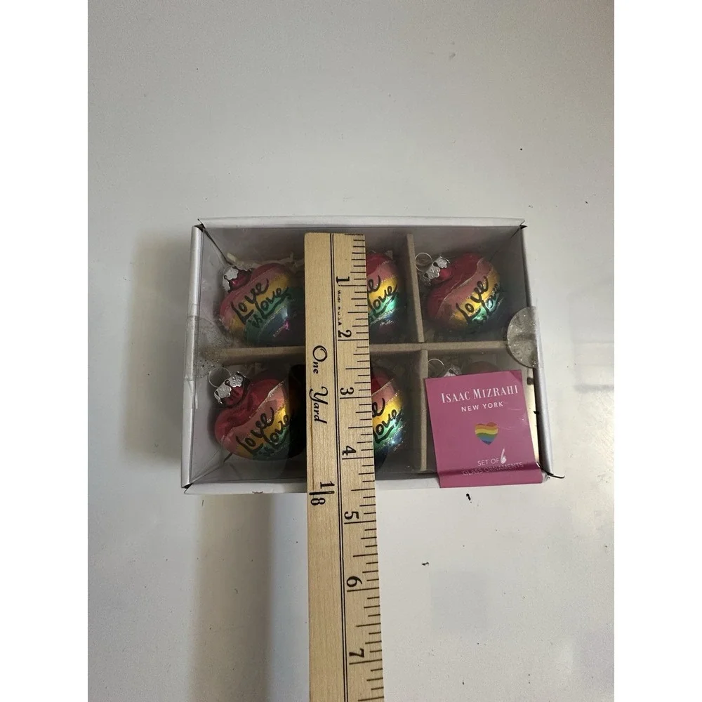Isaac Mizrahi still un