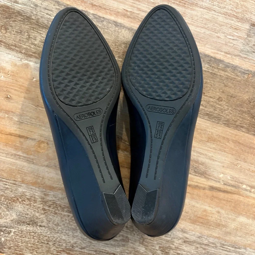 AEROSOLES heelrest inner