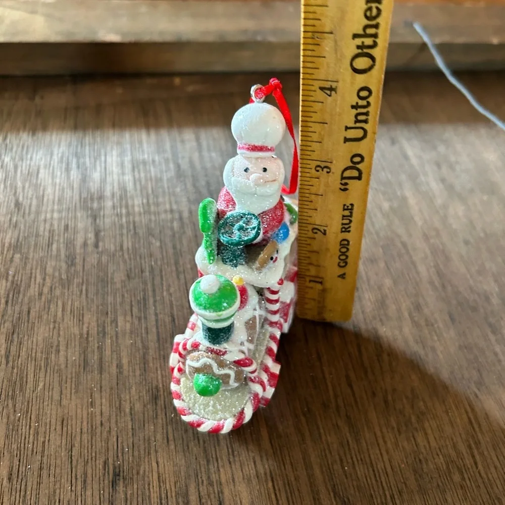 Vintage gingerbread santa