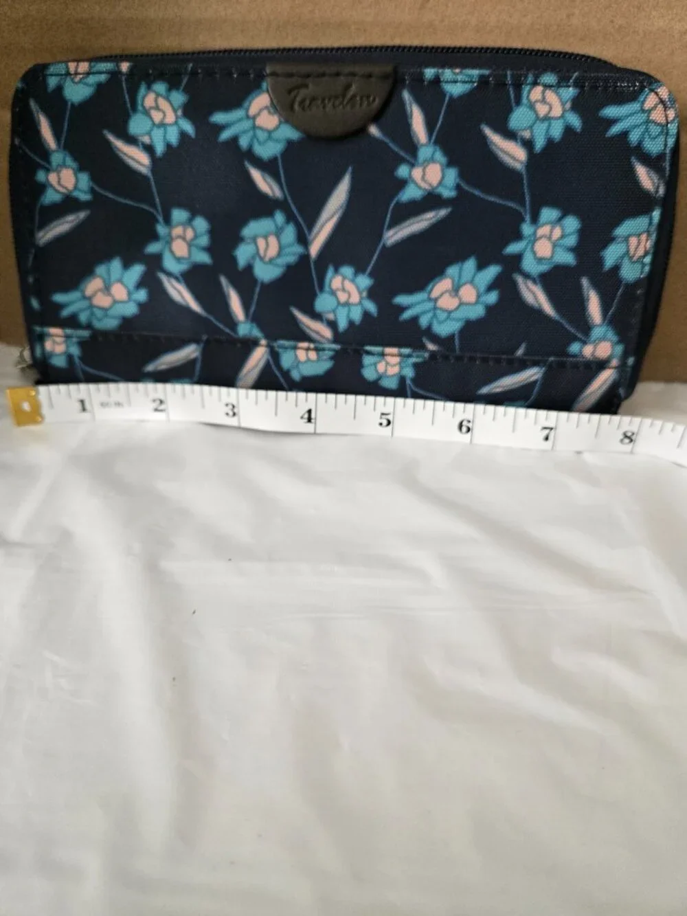 Travelon visible practical zippered