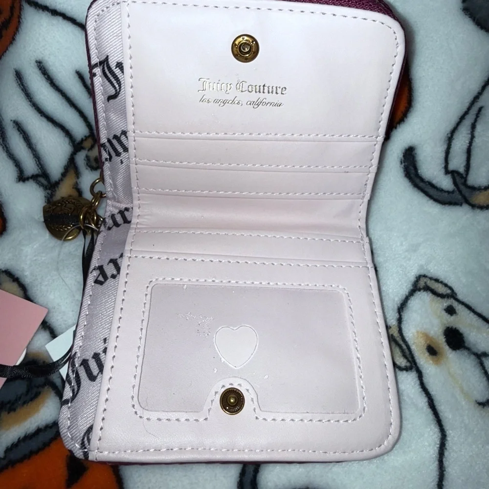 Juicy Couture compact holder