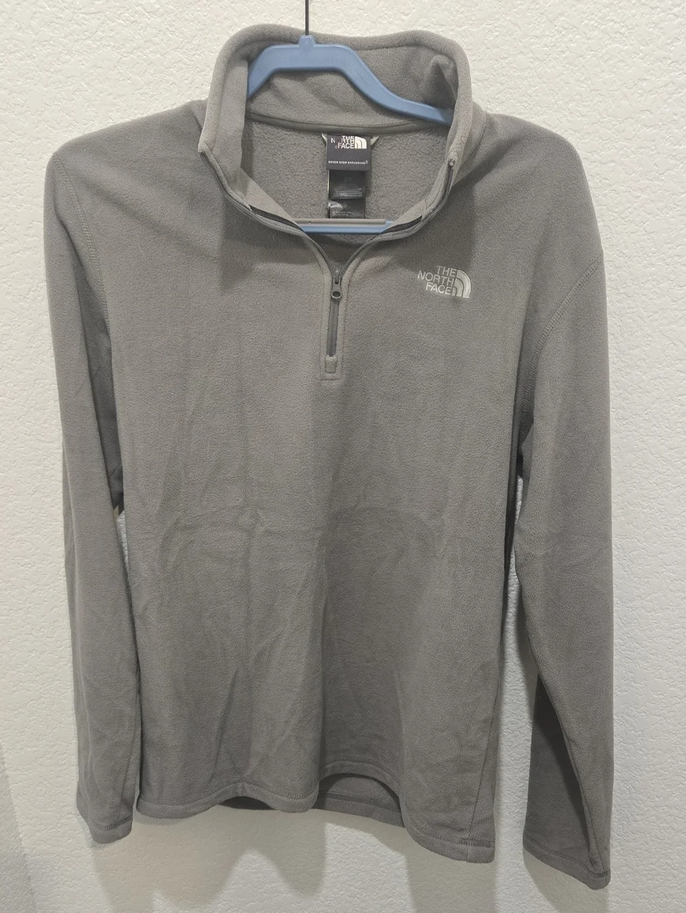 The North Face Men's Gray Half-Zip Fleece Pullover
