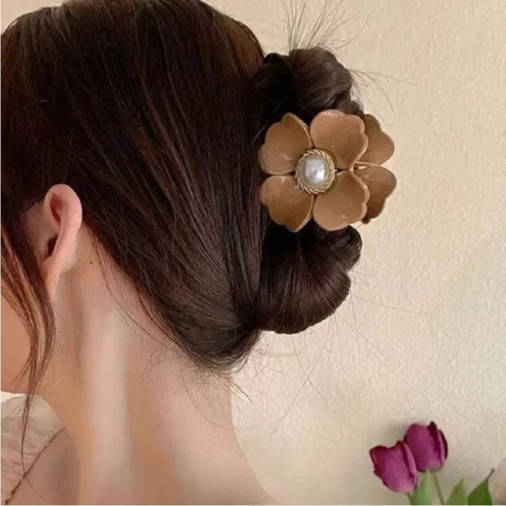 Anthropologie blooming acrylic