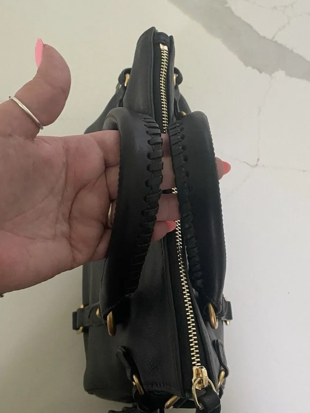 Dooney & Bourke this beautiful