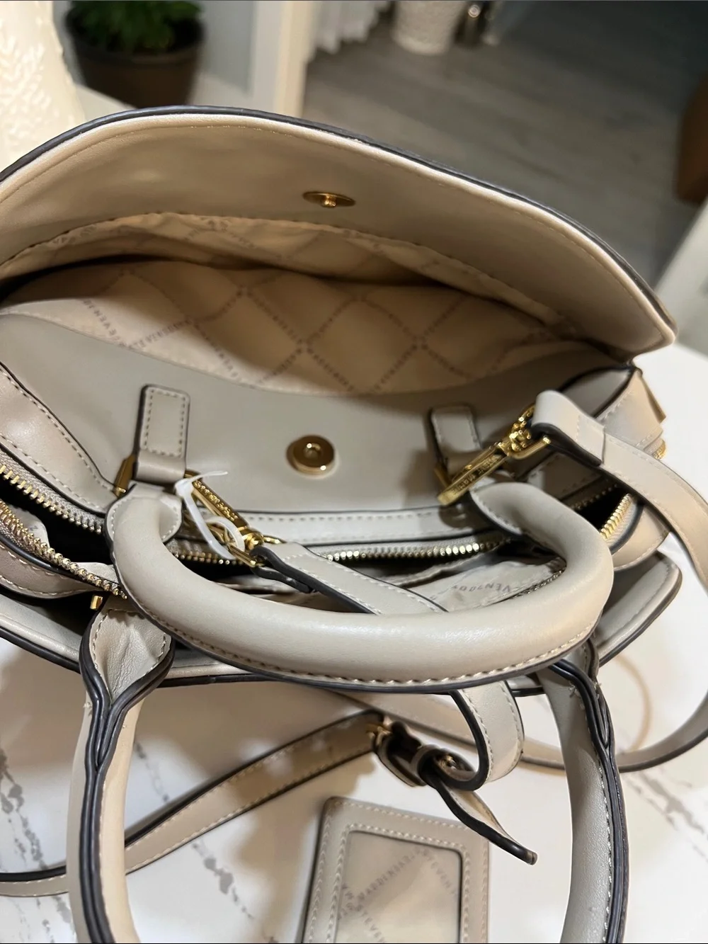 Steve Madden structured dome