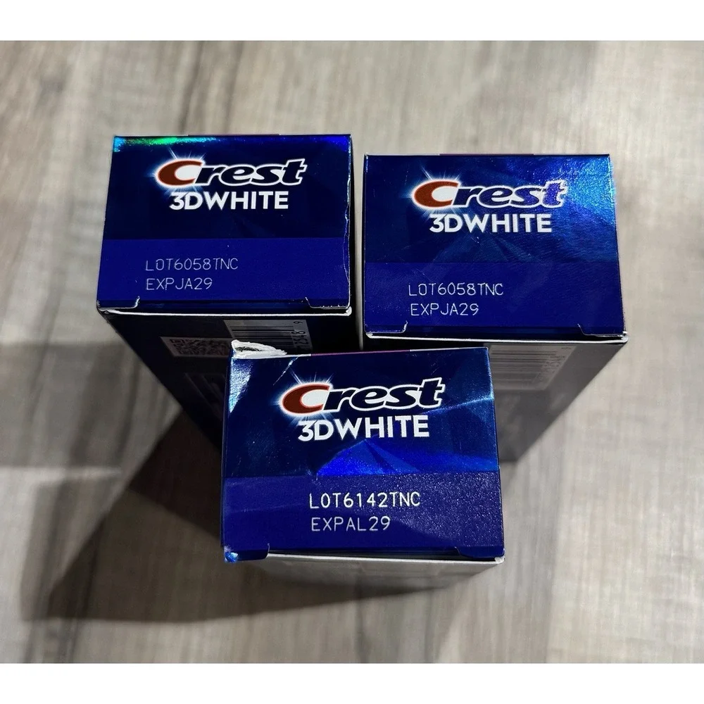 Crest 3D White Advanced Radiant Mint Fluoride Toothpaste Whitening 2.4oz 3pk