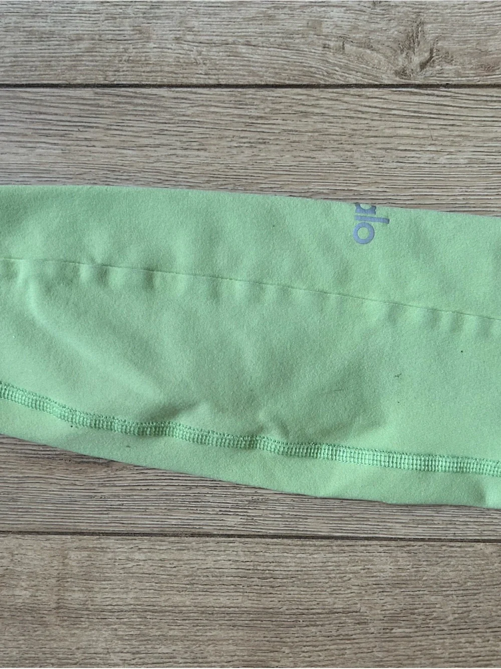ALO Yoga leggings calf