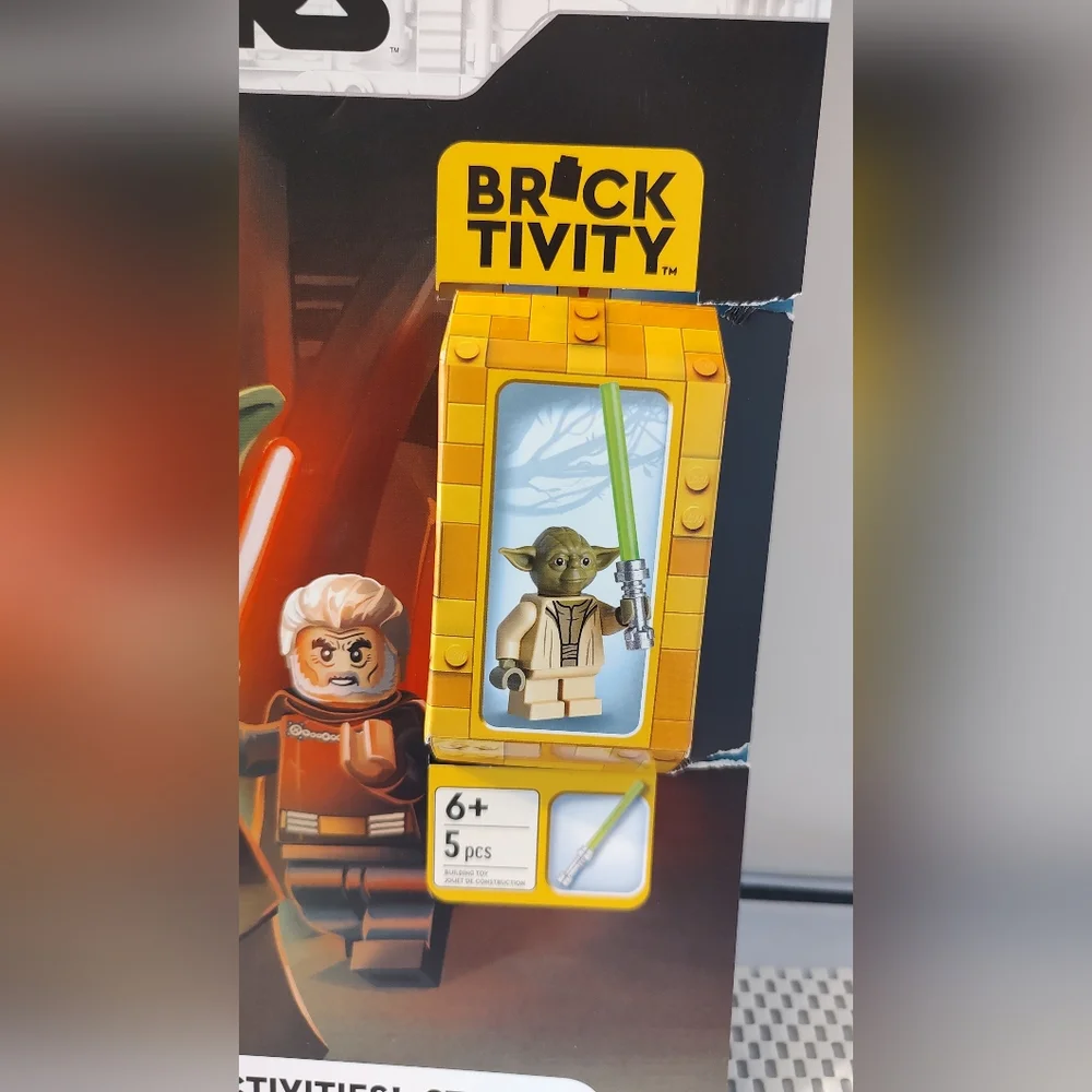 Lego yoda book 32