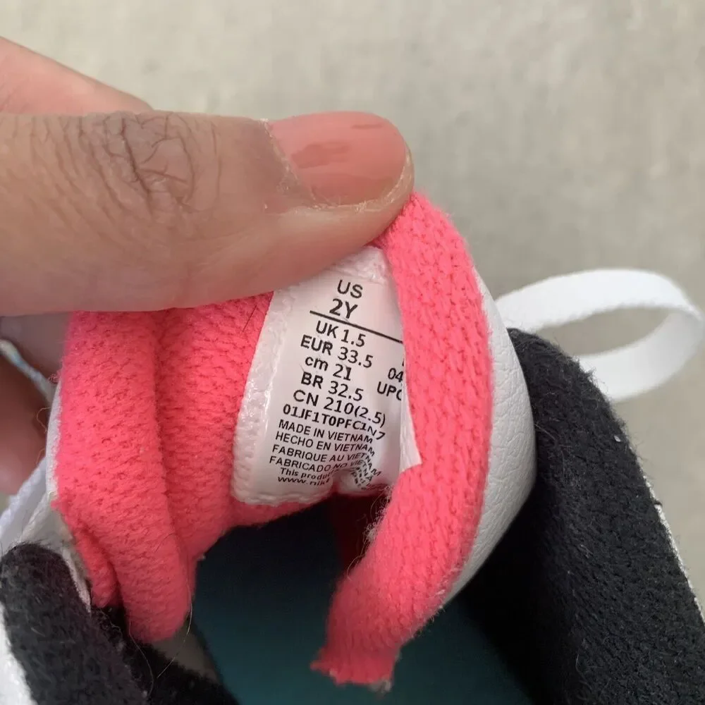 Nike excellent gently