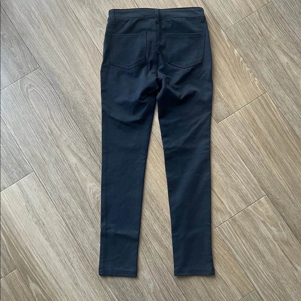 GAP sleek stylish