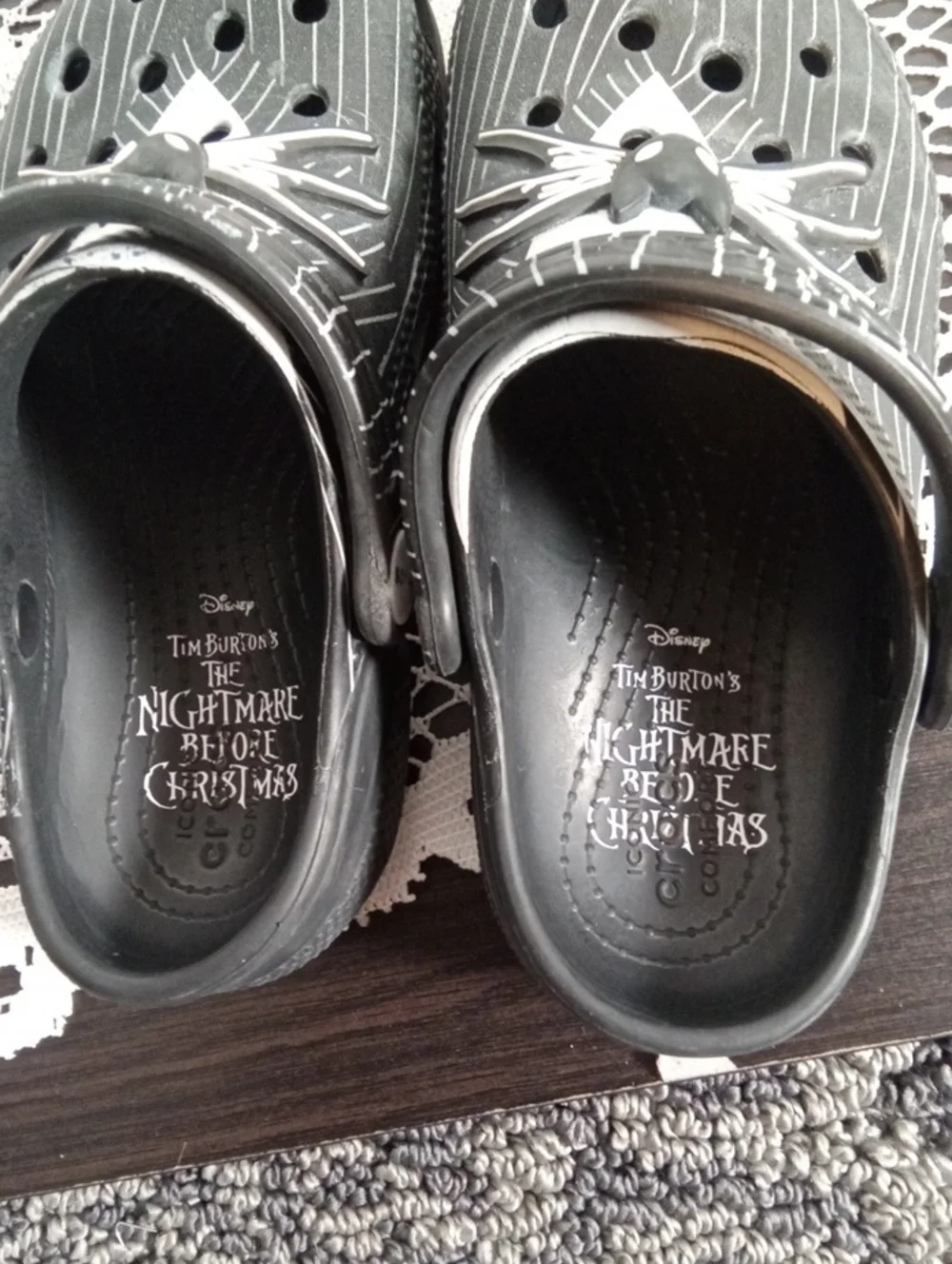 CROCS black white