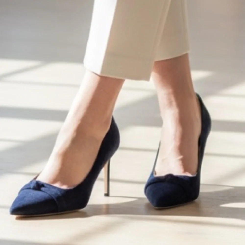 Stuart Weitzman Suede Fontaine Bow Pump Navy Size 7 1/2
