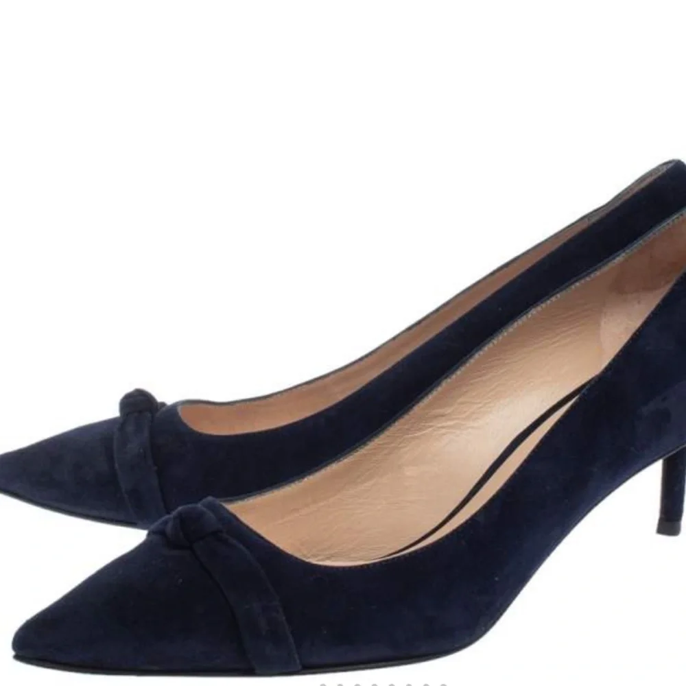 Stuart Weitzman excellent size
