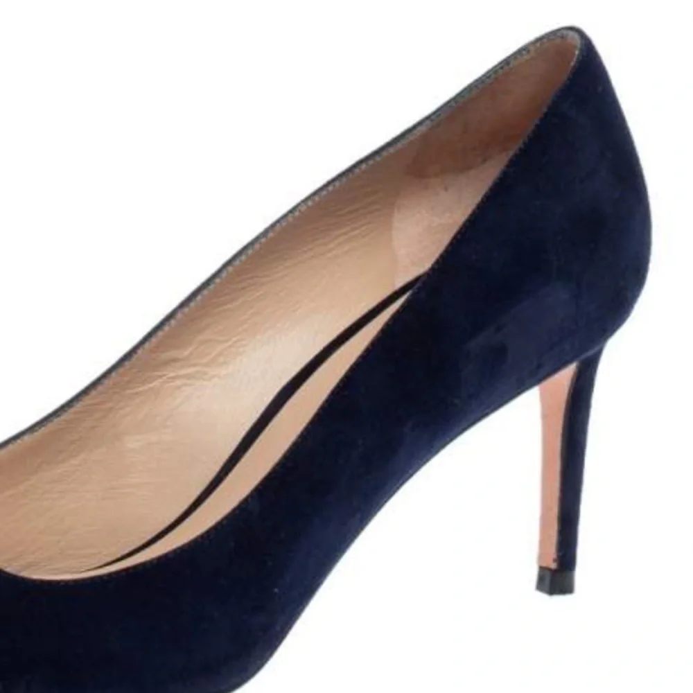 Stuart Weitzman excellent size