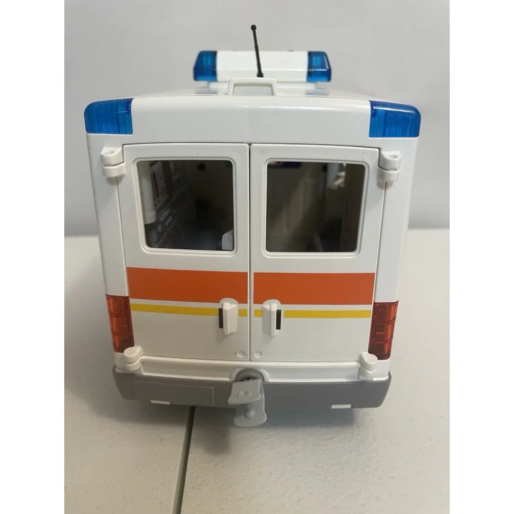 Playmobil ambulance people