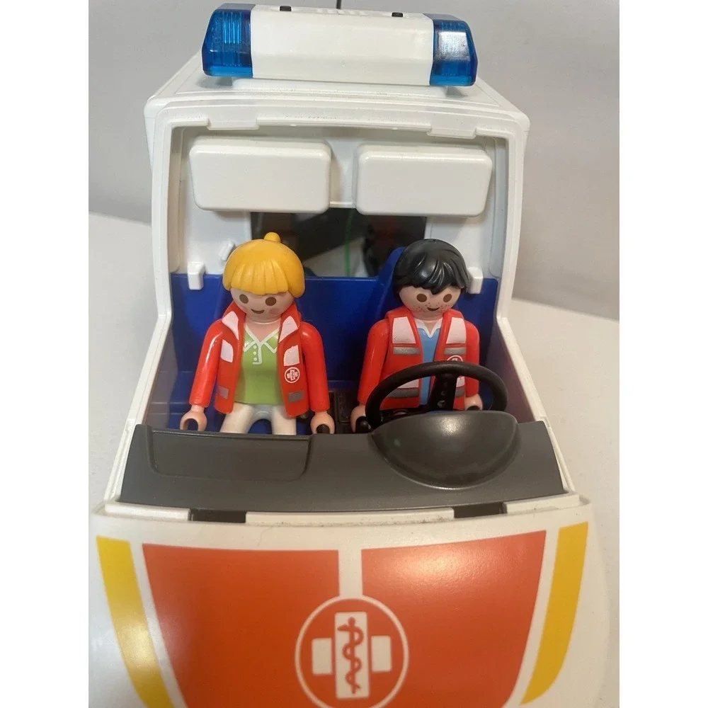 Playmobil ambulance people