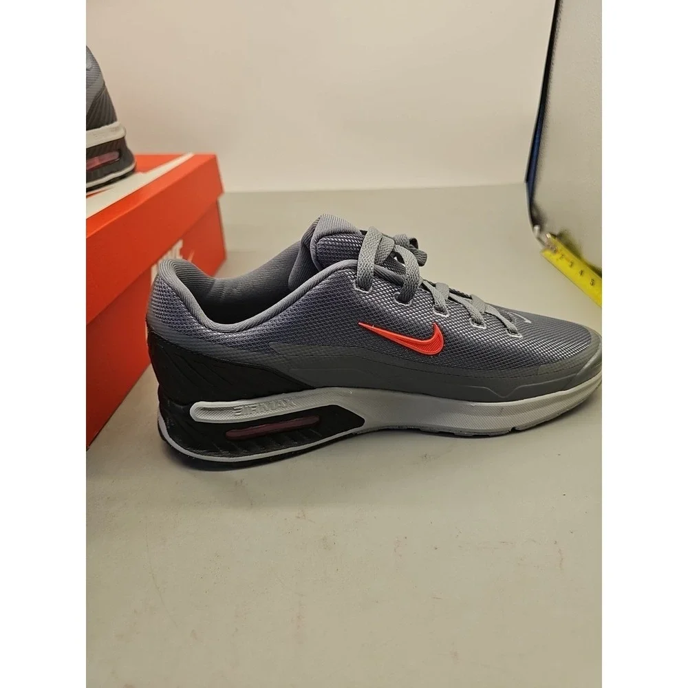 Nike pair grey sneakers