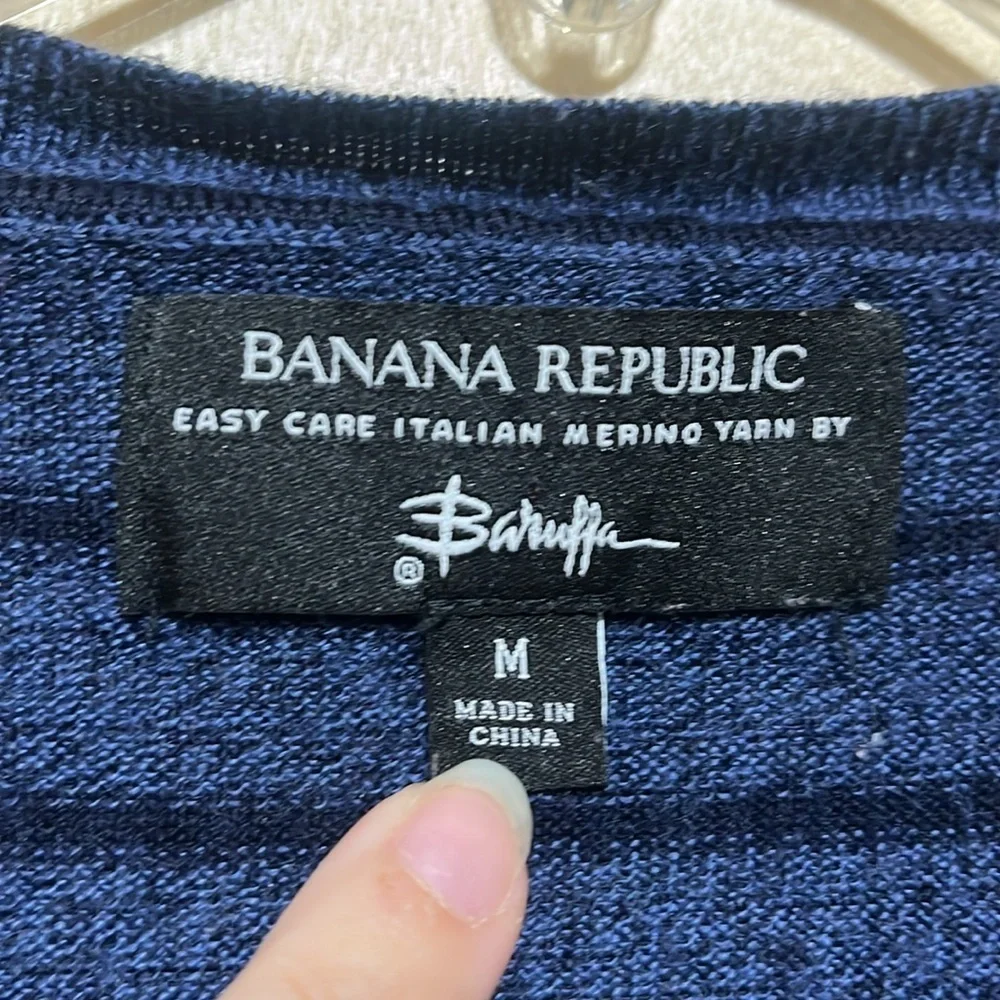 Banana Republic Blue Italian Merino Yarn by Baruffa V-‎ Neck Sweater Mens Size M