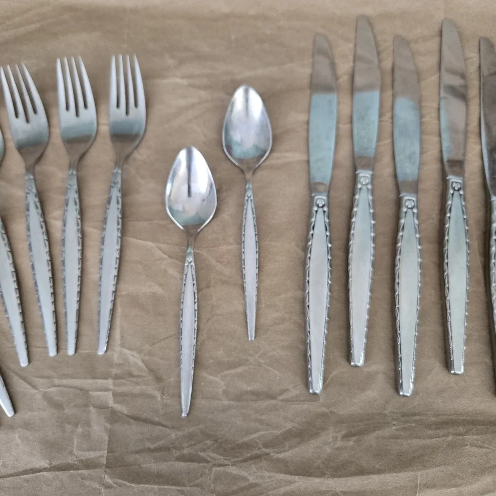 Oneida Community VENETIA Stainless Steel Burnished Finish‎ Flatware 15 Pieces