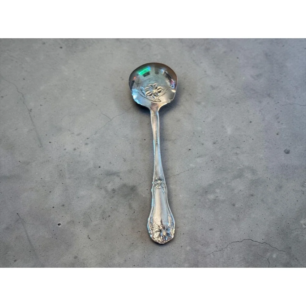 Unbranded vintage art