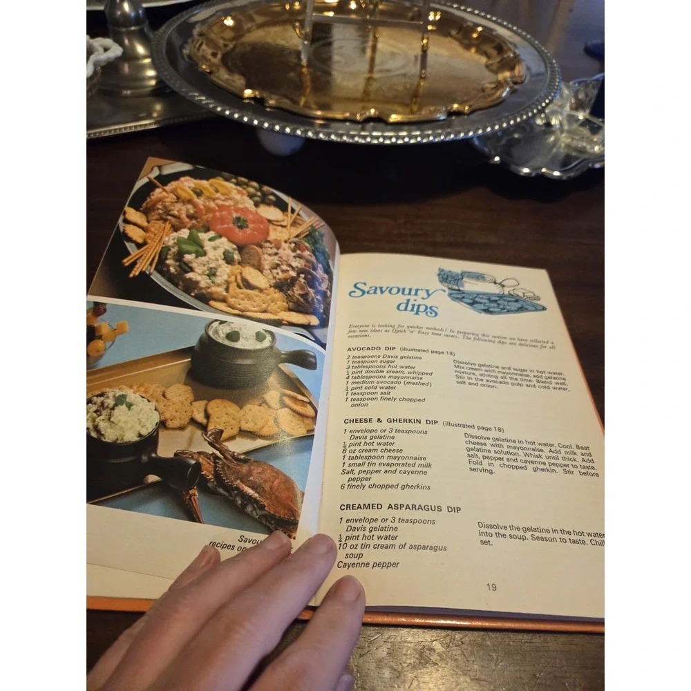 N/A vintage cookbook