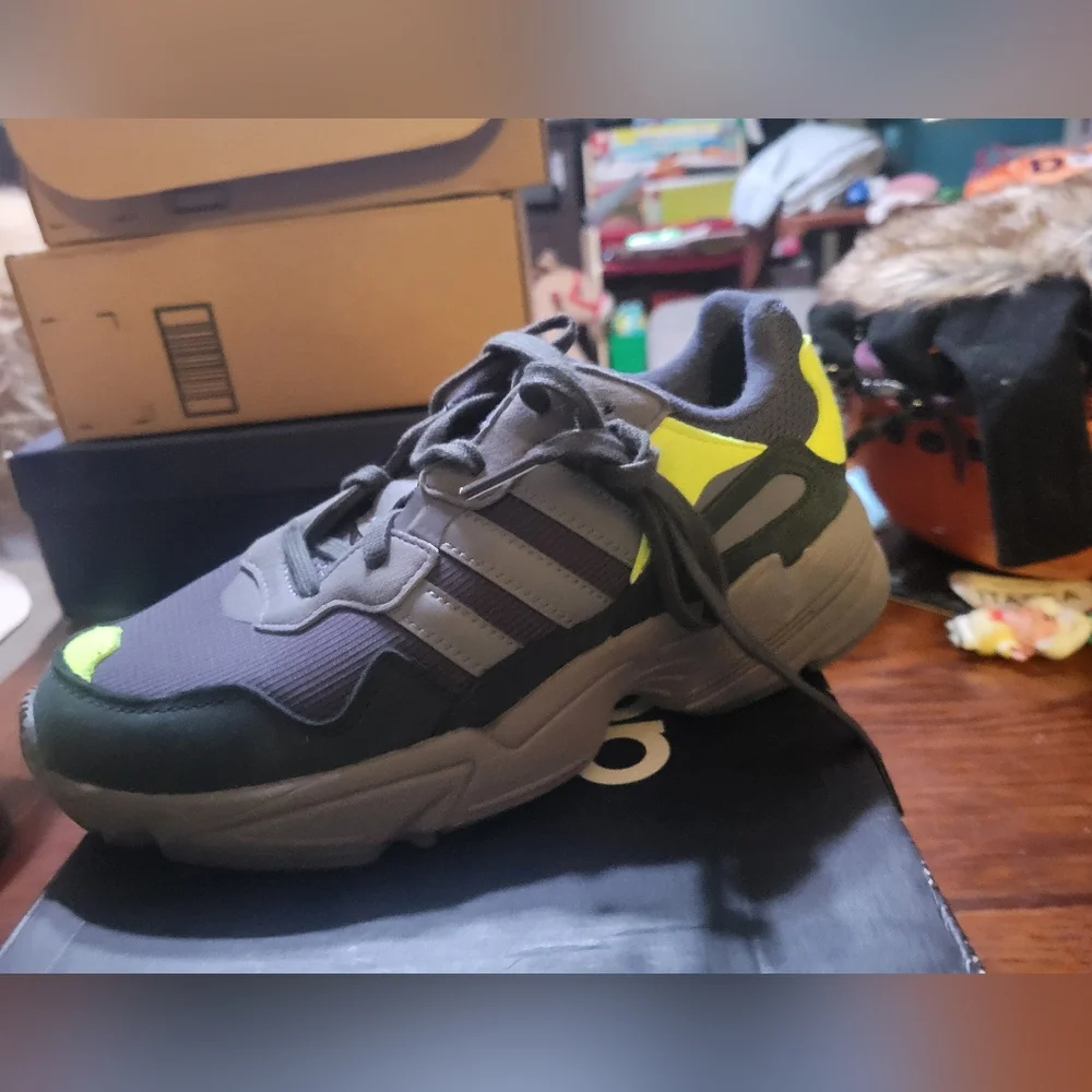 Adidas Yung 96 Mens Black Green Sneaker Size 4.5‎