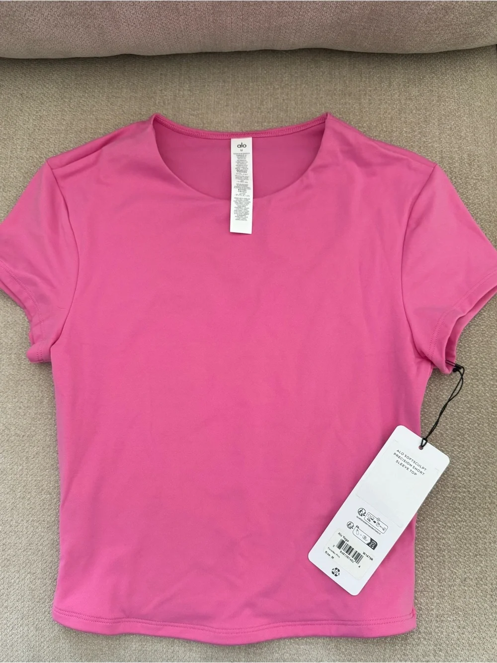 ALO Yoga vibrant pink