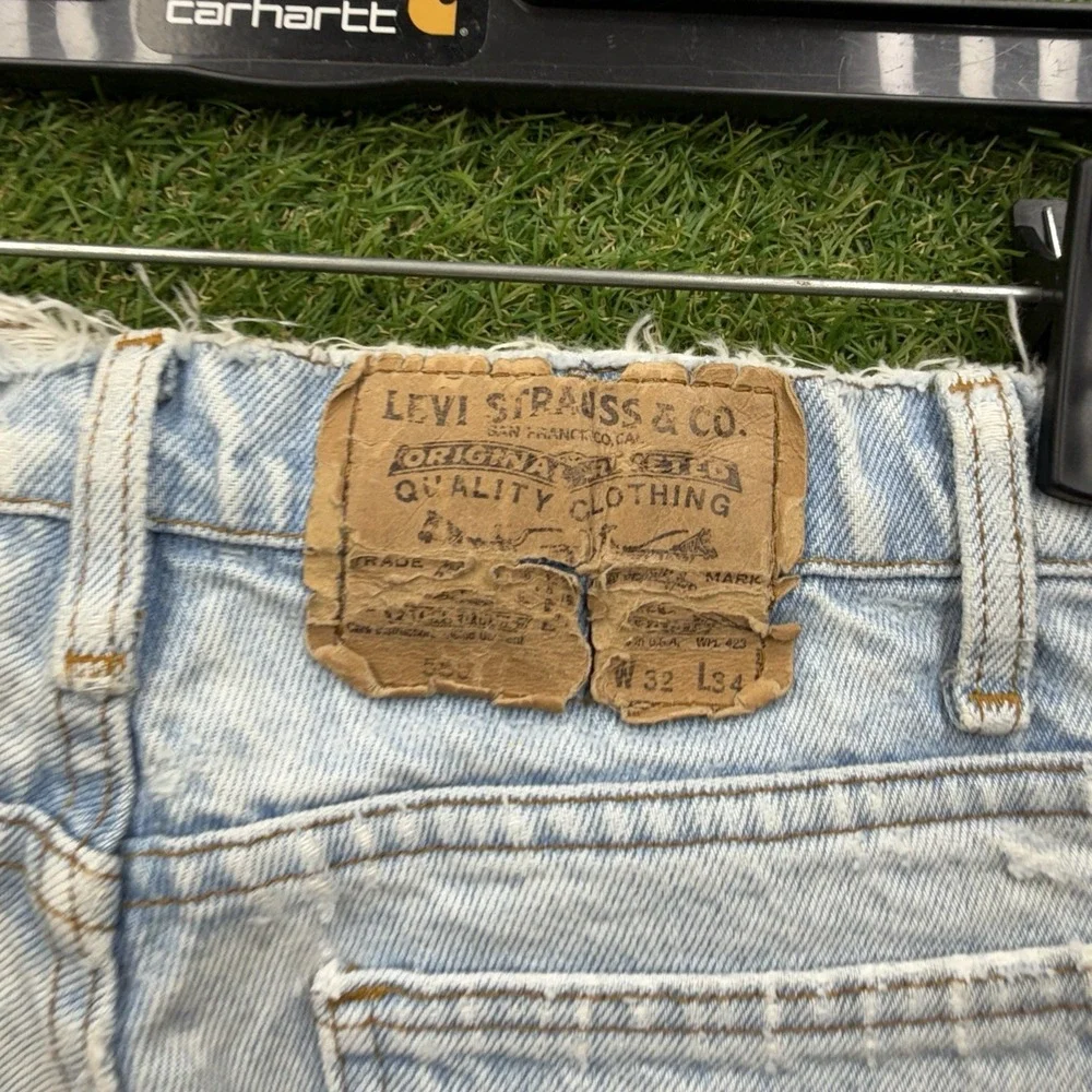 Levis shop confidence