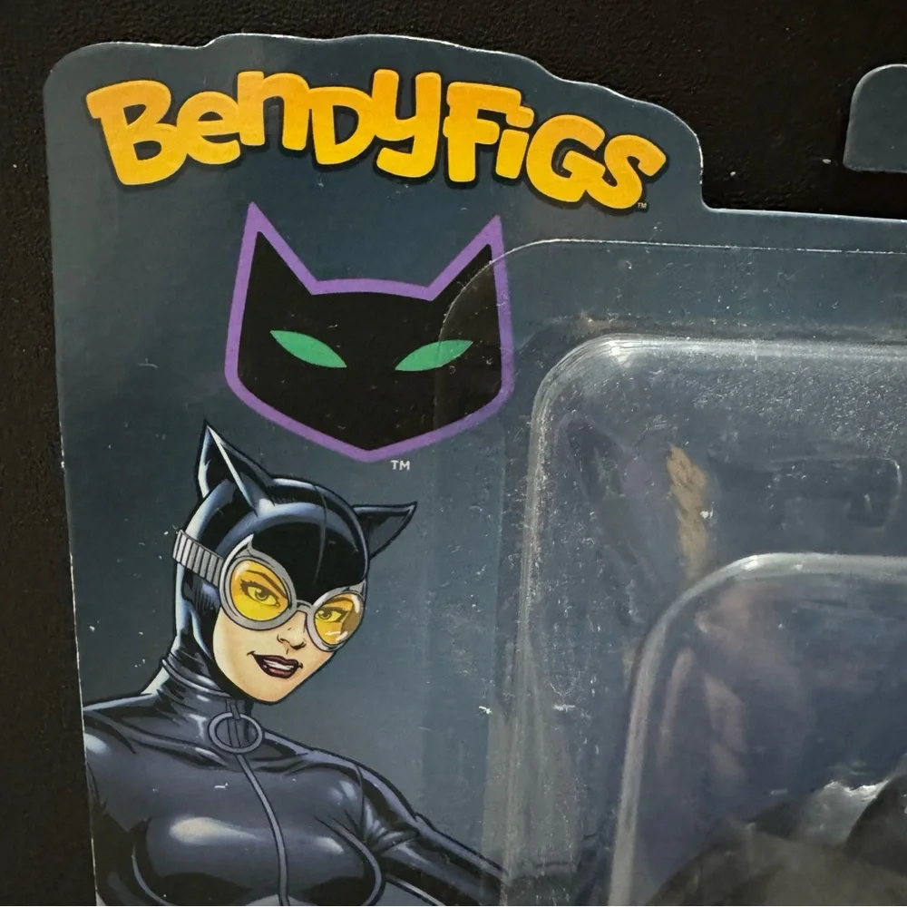 Bendyfigs explore world
