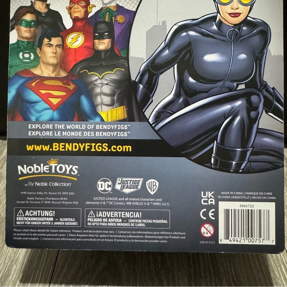 Bendyfigs explore world