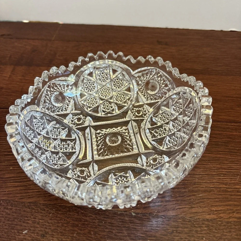 Vintage ABP Large Heavy Cut‎ Glass Bowl Starburst Pattern Sawtooth Rim 7