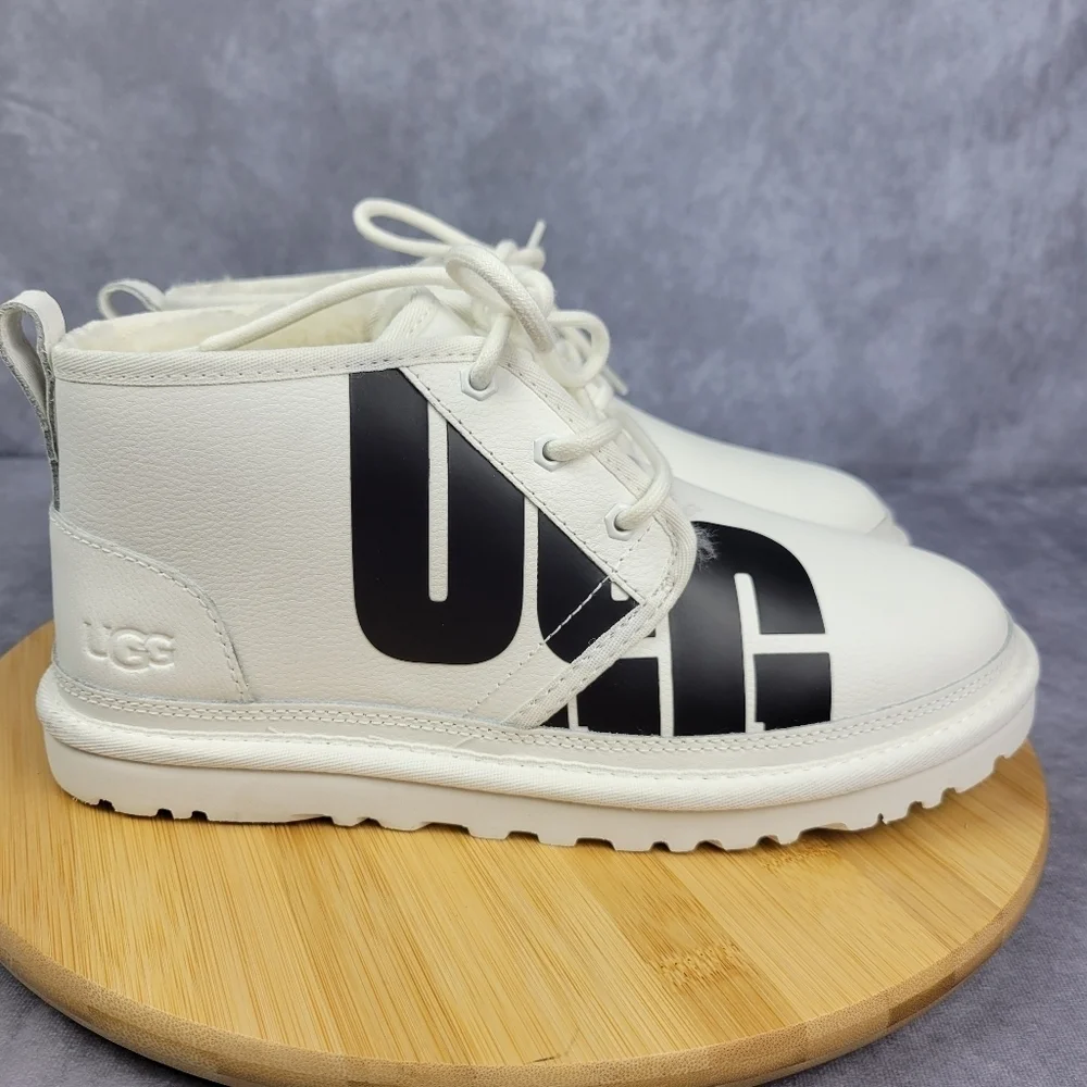 UGG 62 items or