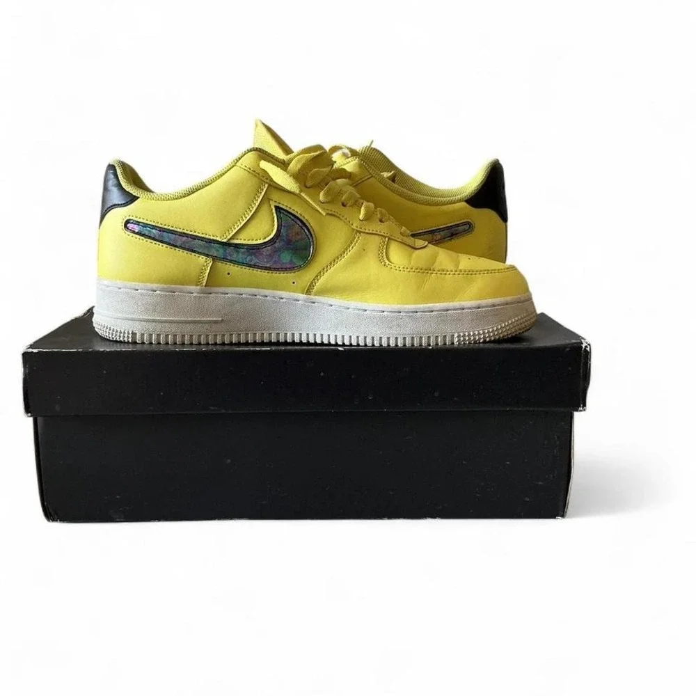 Nike yellow air