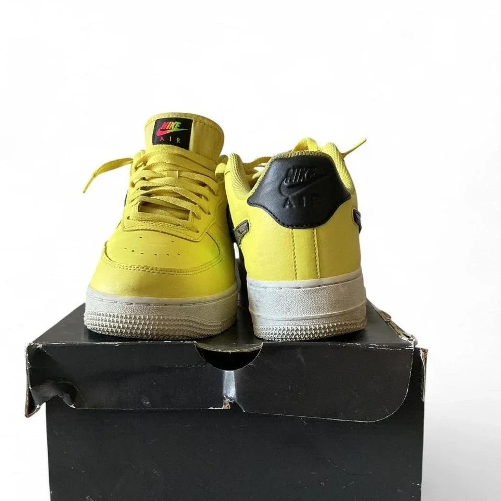 Nike yellow air