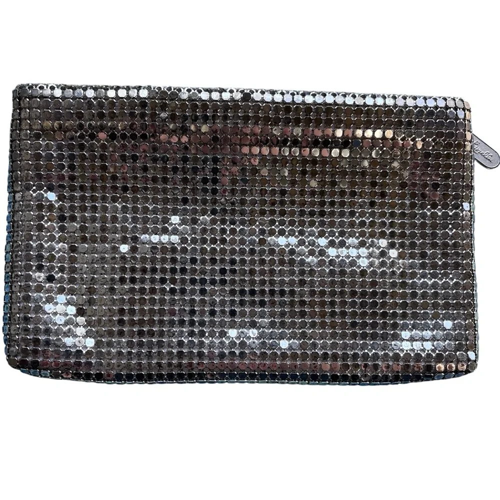 Lyrella Vintage Silver Metallic Mesh Clutch Flaws
