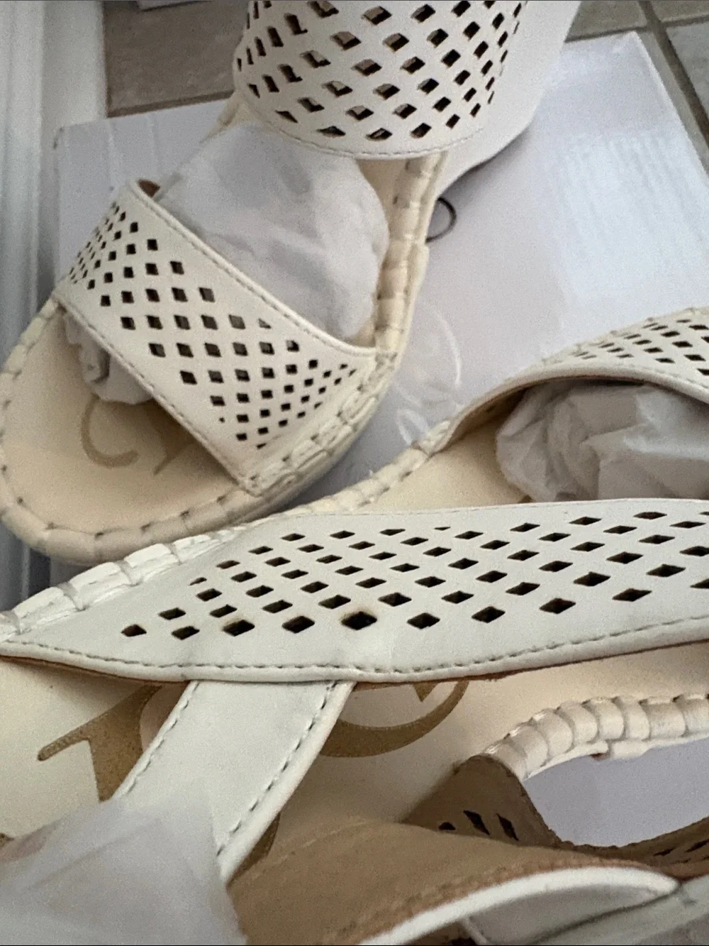 N/A comfortable white