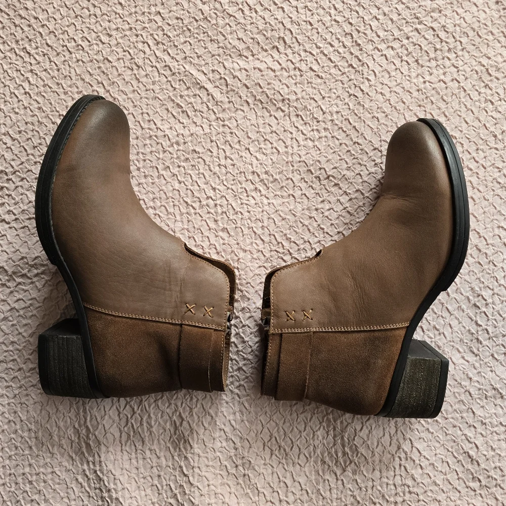 Skechers women’s leather
