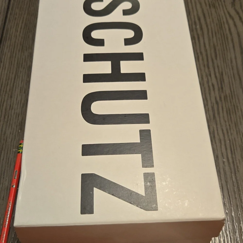 SCHUTZ step into