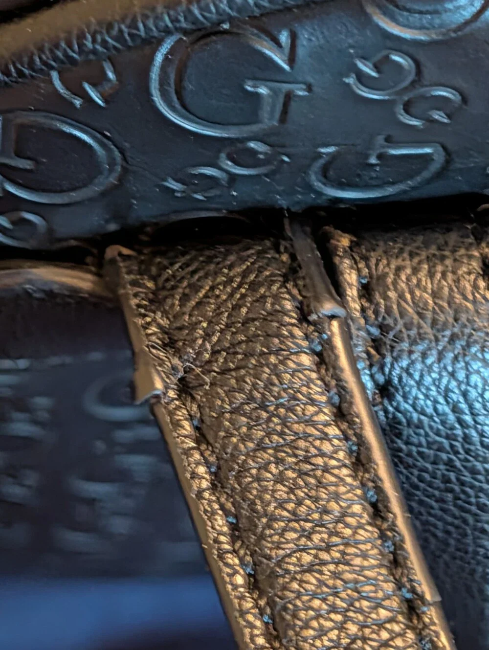 Guess compact mini