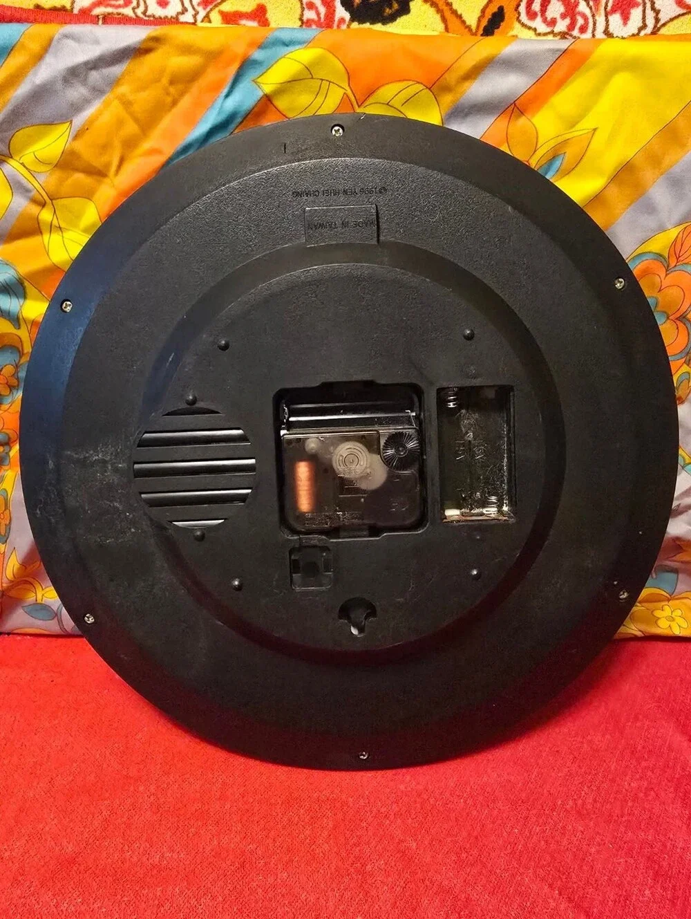 Vintage cat clock