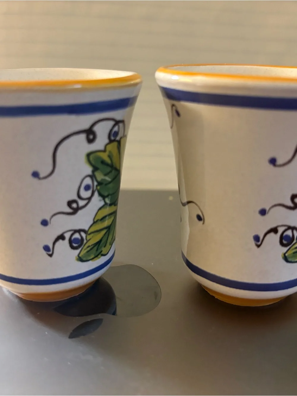 Deruta pair hand