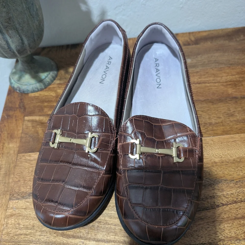 Aravon stylish brown