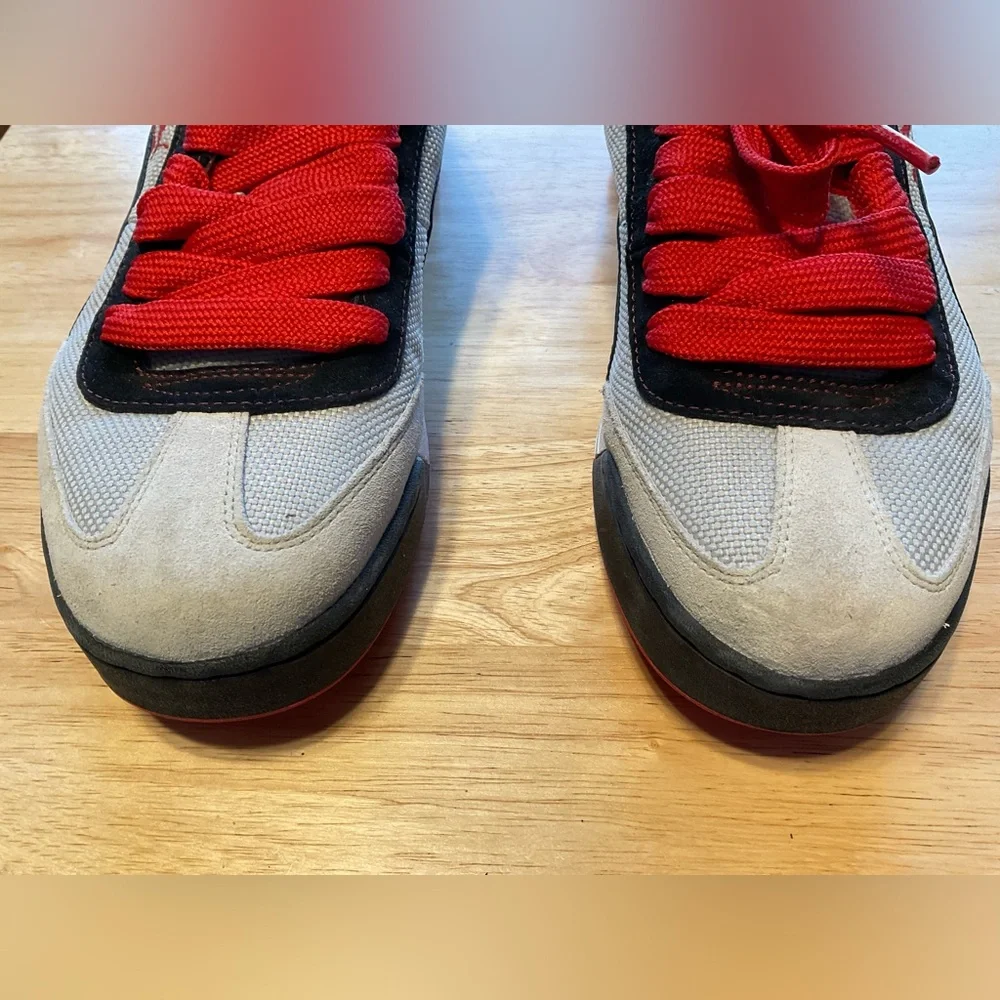 Puma Gray, Red and Black Athletic Shoes. Leather and Textile Upper.