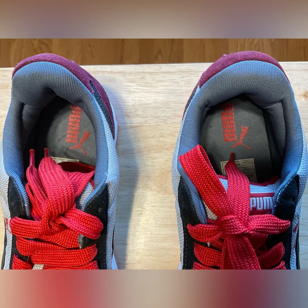 Puma Gray, Red and Black Athletic Shoes. Leather and Textile Upper.