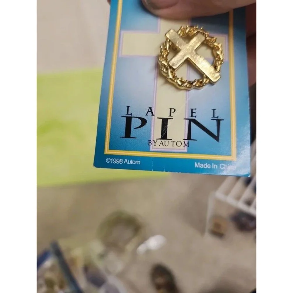autom brooch pin