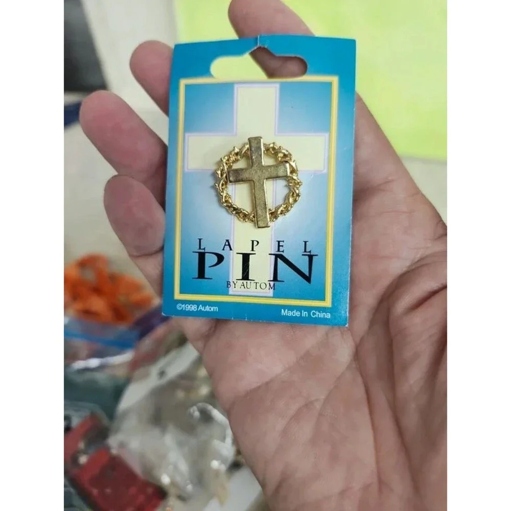 autom brooch pin