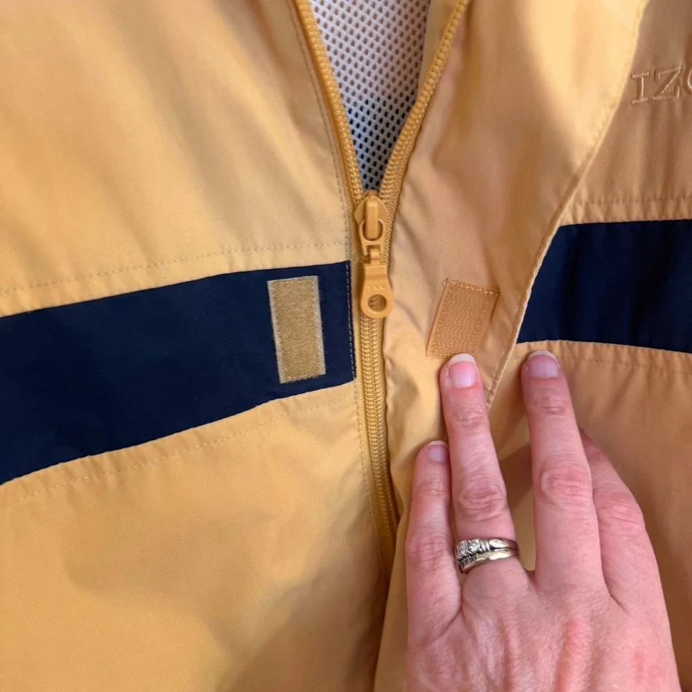 Izod windbreaker jacket