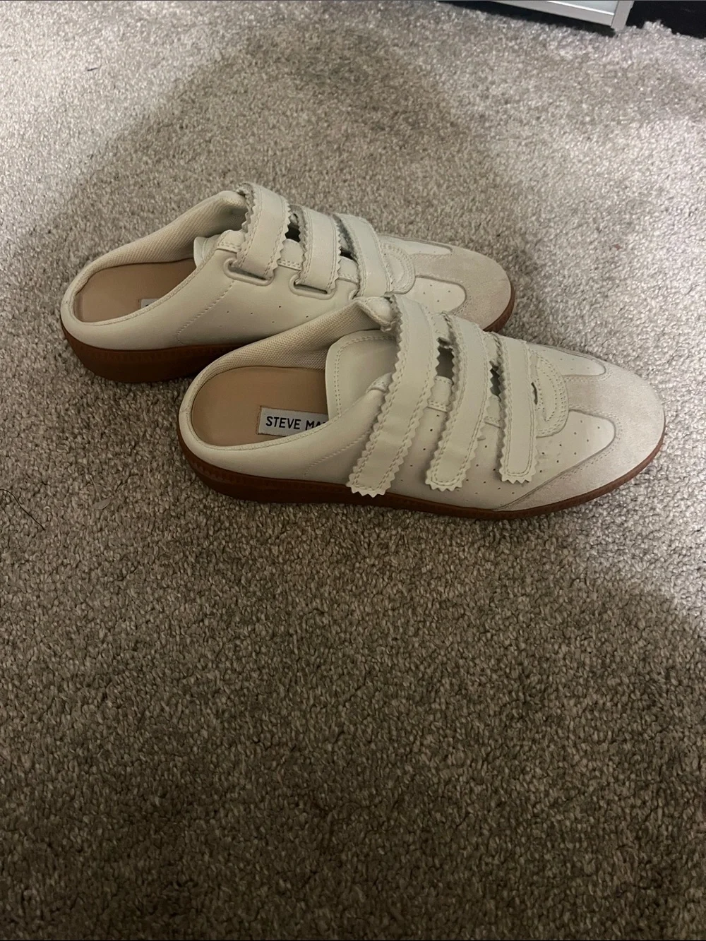 Steve Madden Momentum White Suede Velcro Gum Sole Sneakers 7