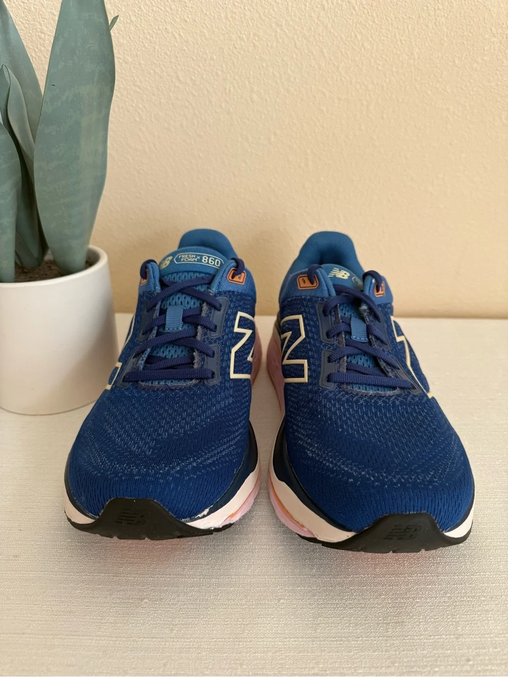 New Balance lightweight sneaker