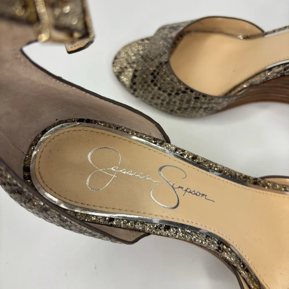 Jessica Simpson like new